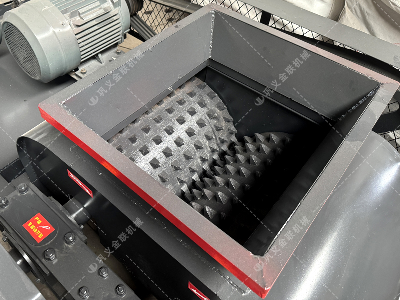 采購雙齒輥破碎機必問的7個問題！少問一個都可能被坑？